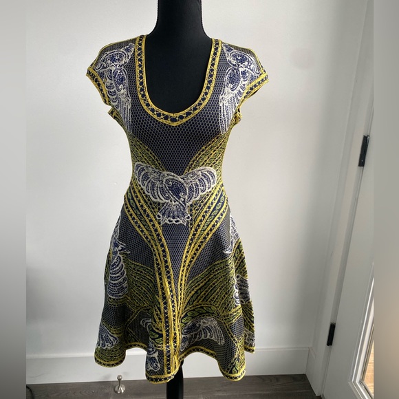 Herve Leger Unique Dress! Blue, Yellow & Cream Size XS - Picture 2 of 12